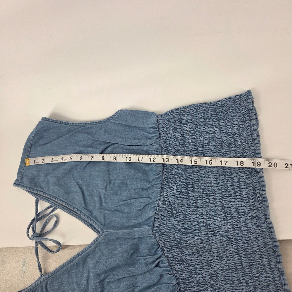 Old Navy Chambray Smocked Waist Top L Blue V-Neck Boho Eclectic - Picture 6 of 6